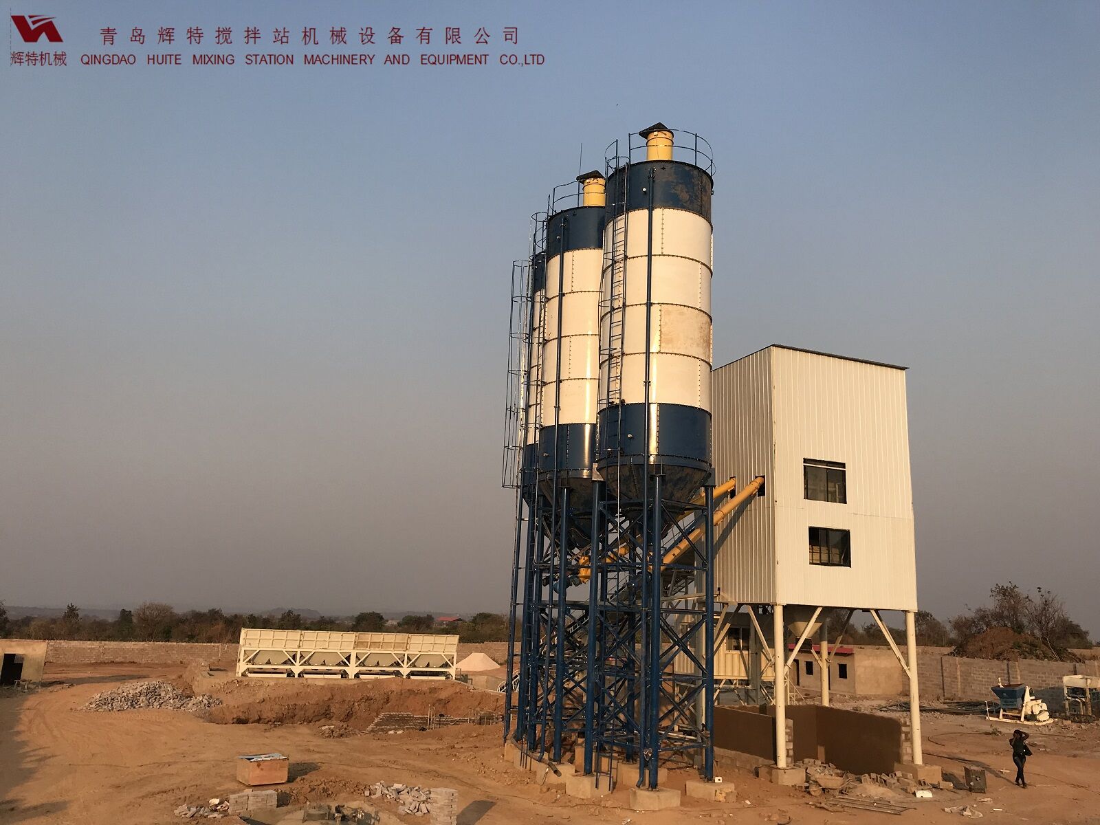 輝特混凝土攪拌站HZS120采用國內(nèi)外知名品牌，大大降低了設(shè)備故障率