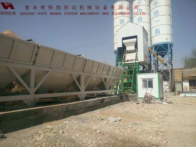 輝特攪拌站50站采用計算機加儀表的控制系統(tǒng)，計算速度快