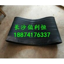 專業(yè)供應攪拌機配件，中聯(lián)攪拌機配件，中聯(lián)HZS120P型下料斗膠桶
